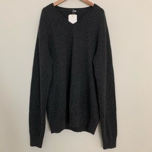 100% Cashmere Uniqlo Sweater